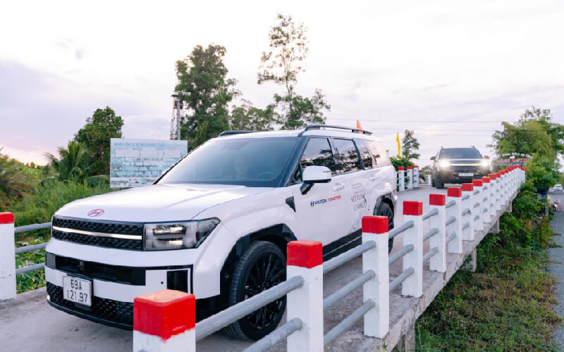  hệ thống treo trên Santa Fe mới